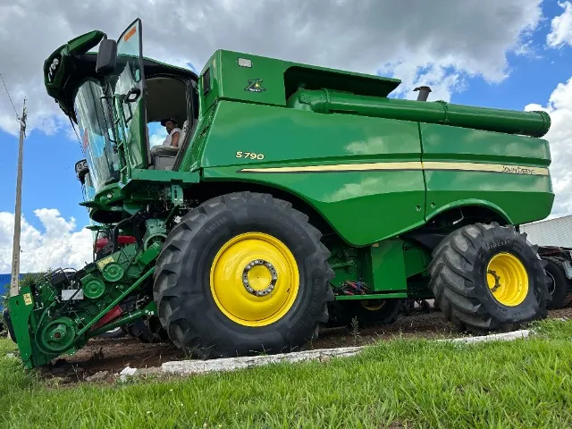Colheitadeira John Deere S790 Premium Ano 2022