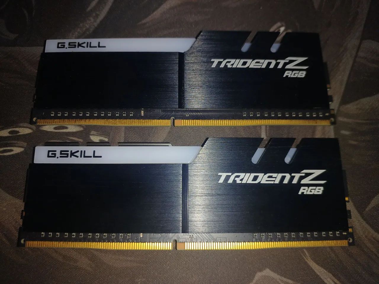 Memória Ram 8x2 Gb DDR4 G.Skill TridentZ RGB CL1864385501339265121