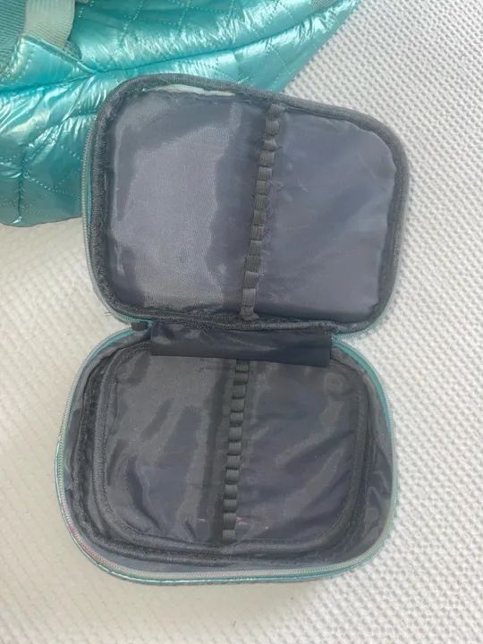 Mochila de rodinha com estojo - Foto 2