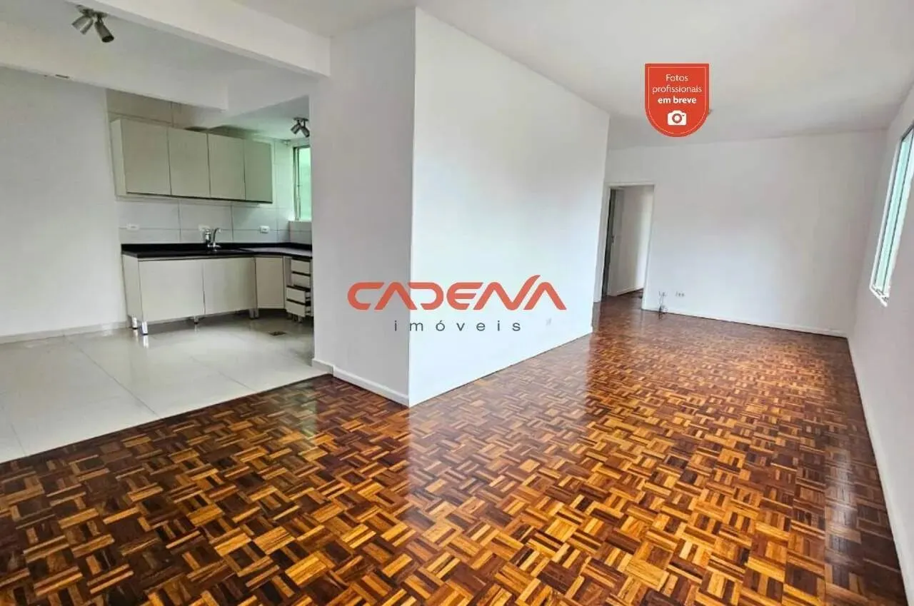 Apartamento com 3 quartos e 1 vaga para aluguel no Água Verde