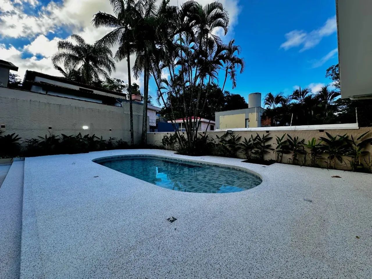 Casa tipo para venda com 4 quartos, sendo 3 suítes, 436m² - Foto 2