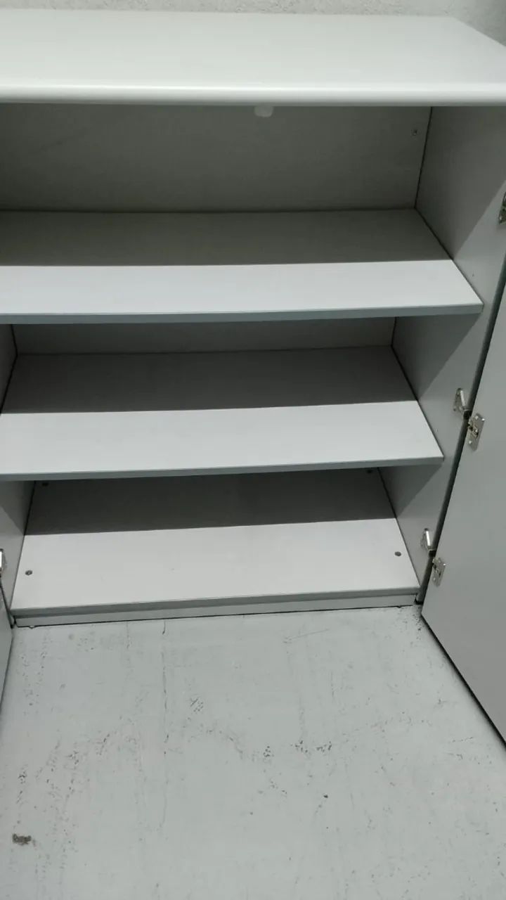 Armário Médio Cinza para Escritório
