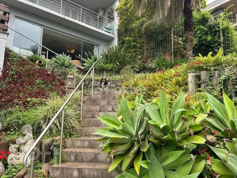Casa à venda Rua Edgar Luiz Schneider, Jardim Isabel - Porto Alegre