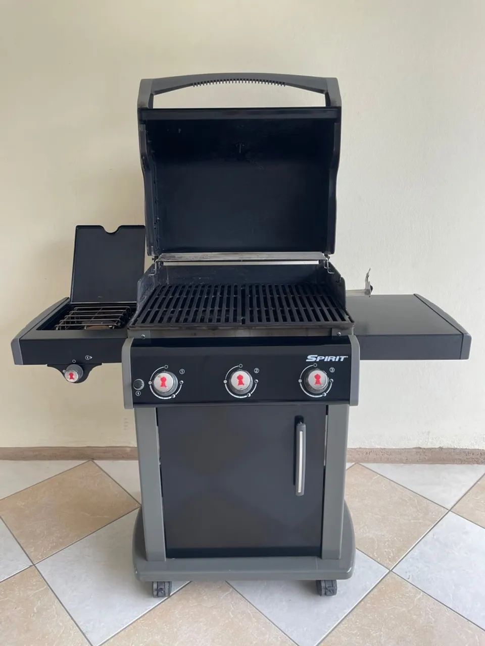Churrasqueira Weber a Gás Spirit E-320 em Aço Esmaltado
