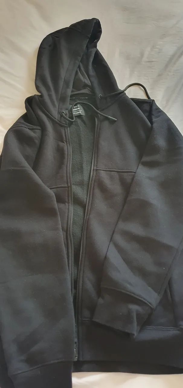 Casaco de moletom com capuz preto