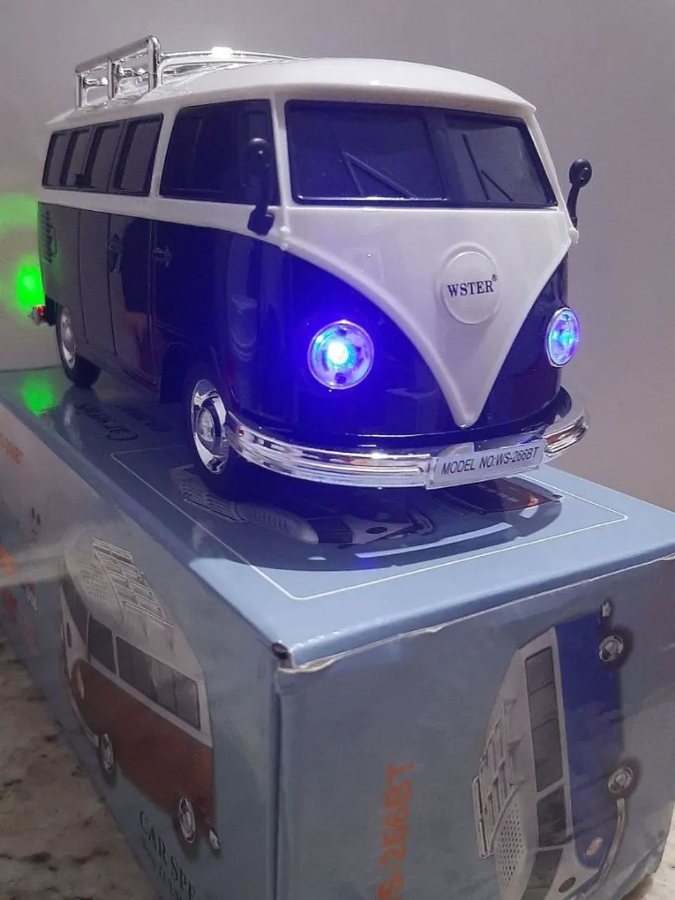 Caixa de som Bluetooth formato de Fusca ou Kombi