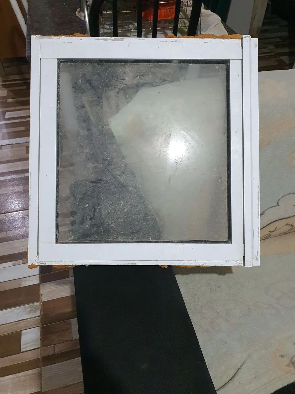 Vendo uma janela de alumínio toda boa 50×50