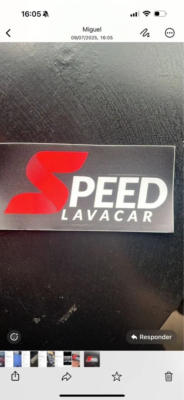 Profissional de estética automotiva