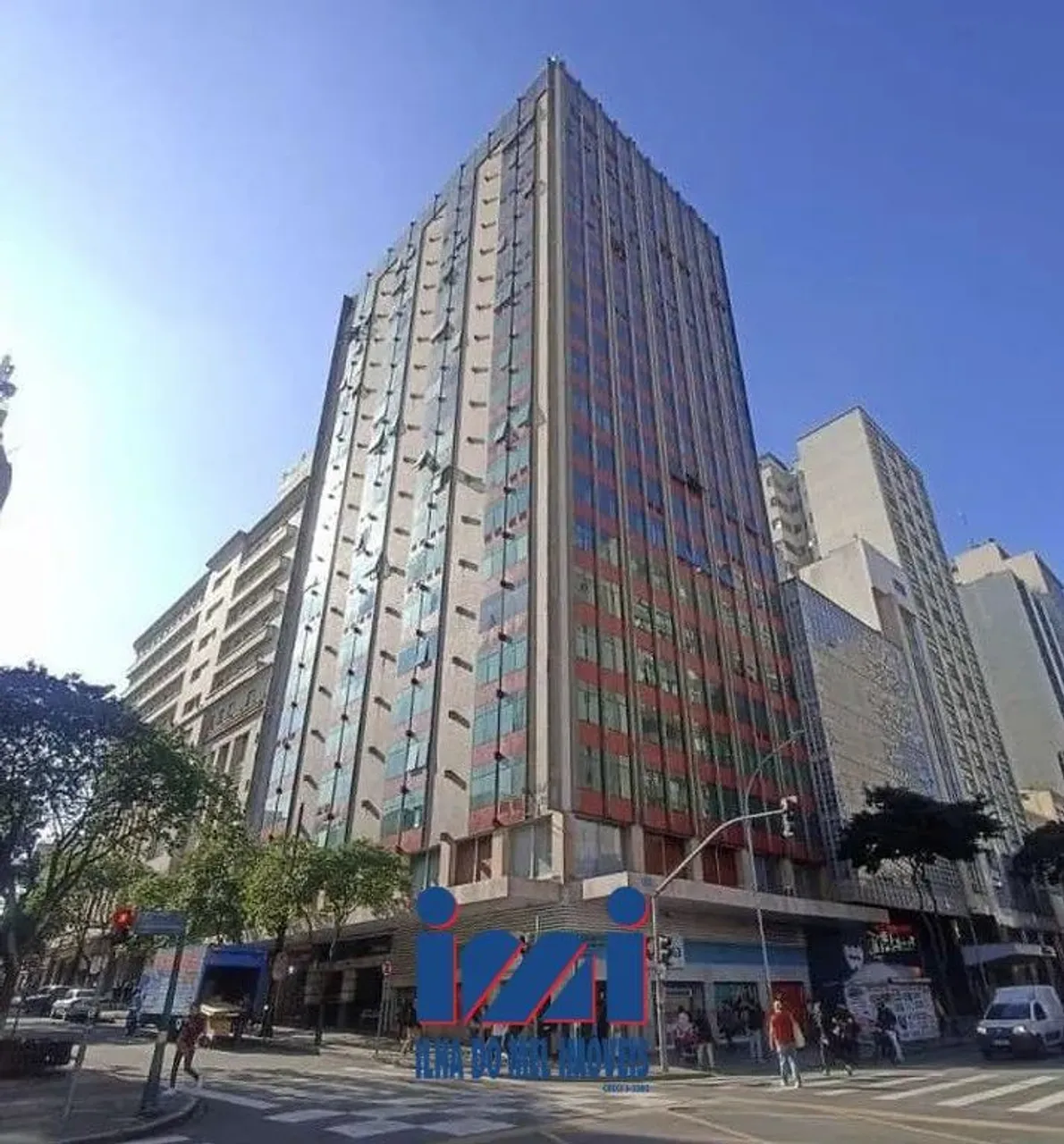 SALA COMERCIAL NO CENTRO DE CURITIBA