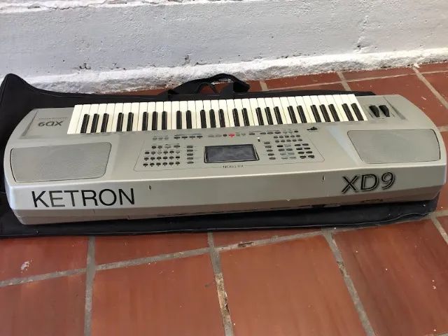Teclado XD9 Ketron Arranjador  c/Ritmos Brasil parcelo,avalio troca,NÃO faço Enjoei - Foto 3