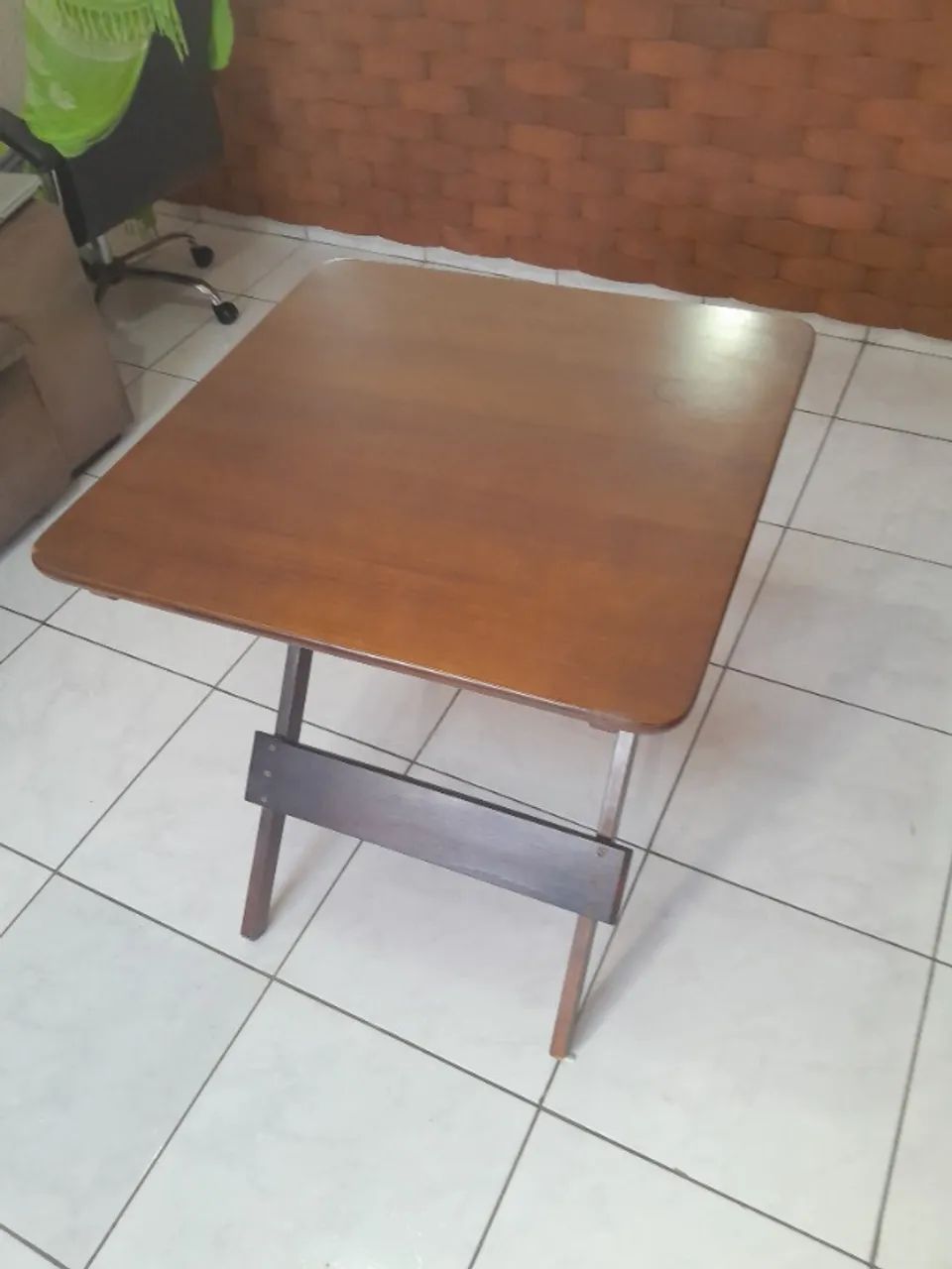 Mesa madeira maciça imbuia dobrável 0,7x0,7mts - Bar Jardim