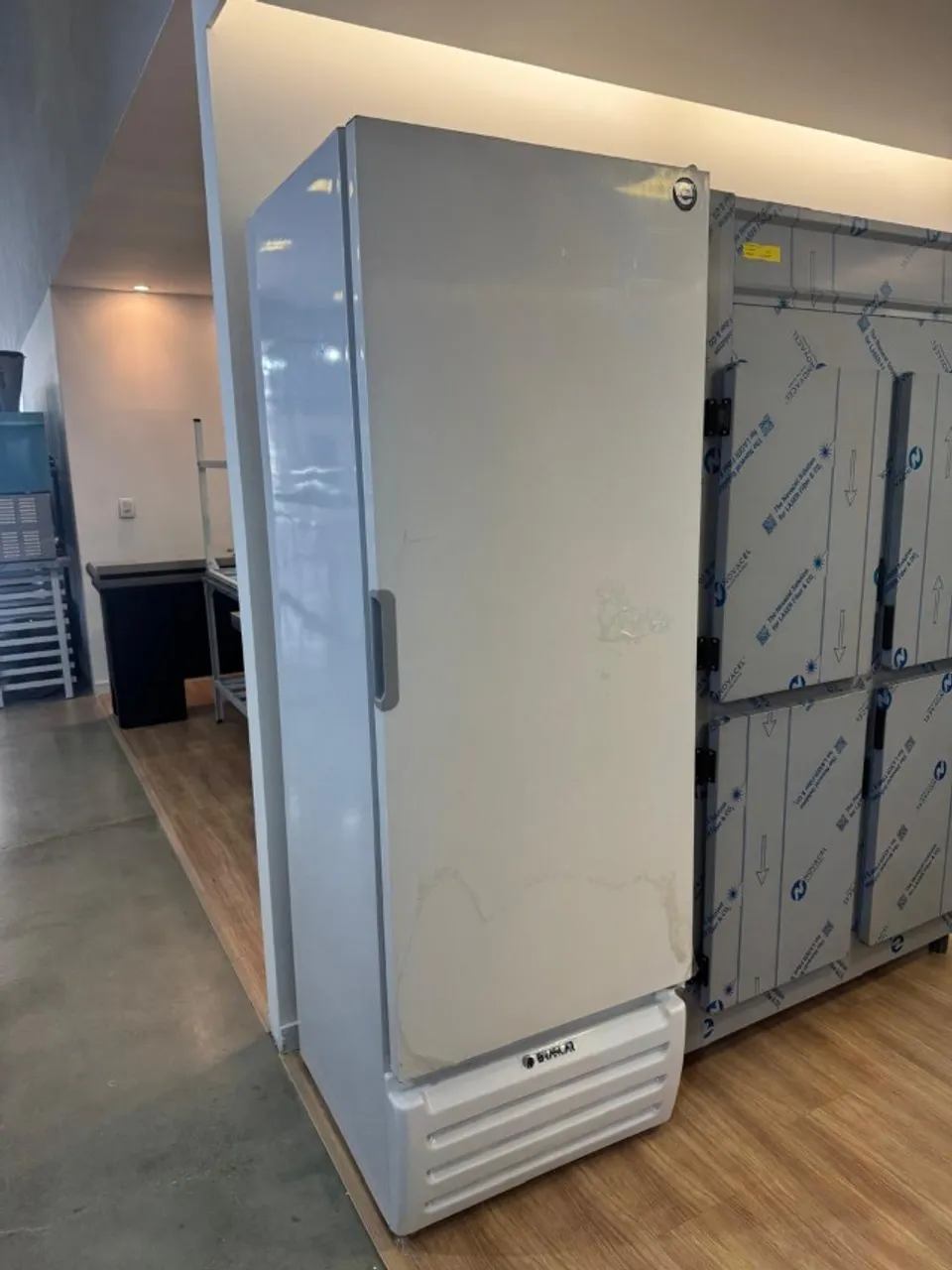 Conservador de congelados 500 litros porta silida branco novo com garantia