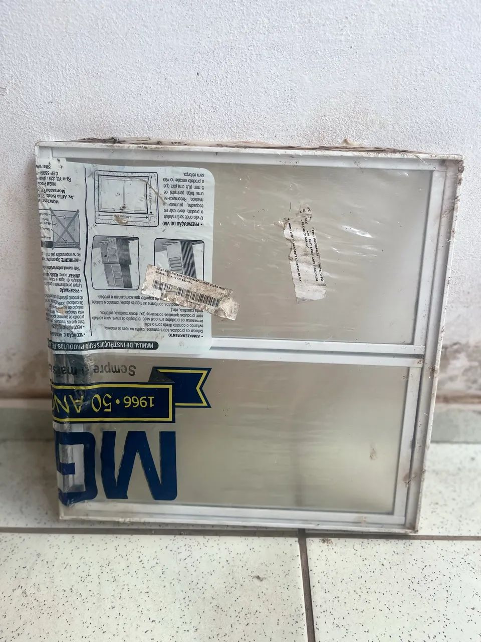 Janela Basculante de vidro 40x40 NOVO 