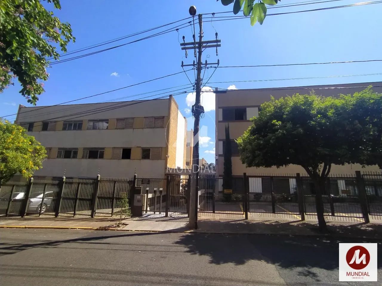 Apartamento (tipo - padrao) 2 dormitórios, cozinha planejada, em condomínio fechado - Foto 11