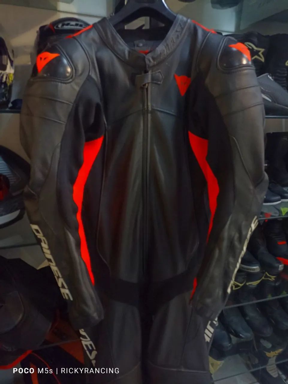 Macacão Dainese 54 Eur assen 2 novinho uma peça  - Foto 7