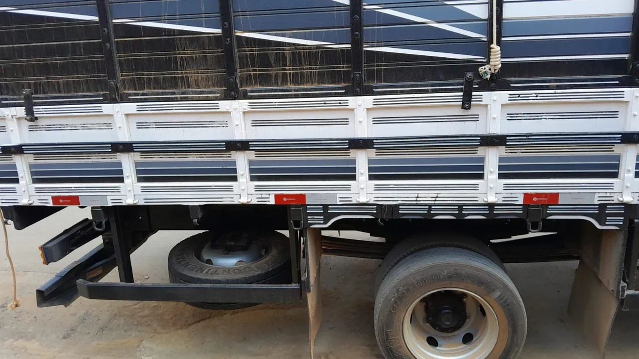 Caminhão Accelo 815 - Foto 9