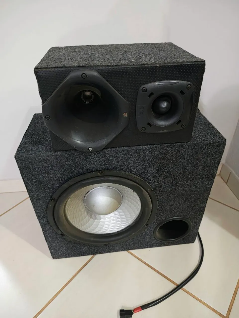 Caixa de Som com Subwoofer 