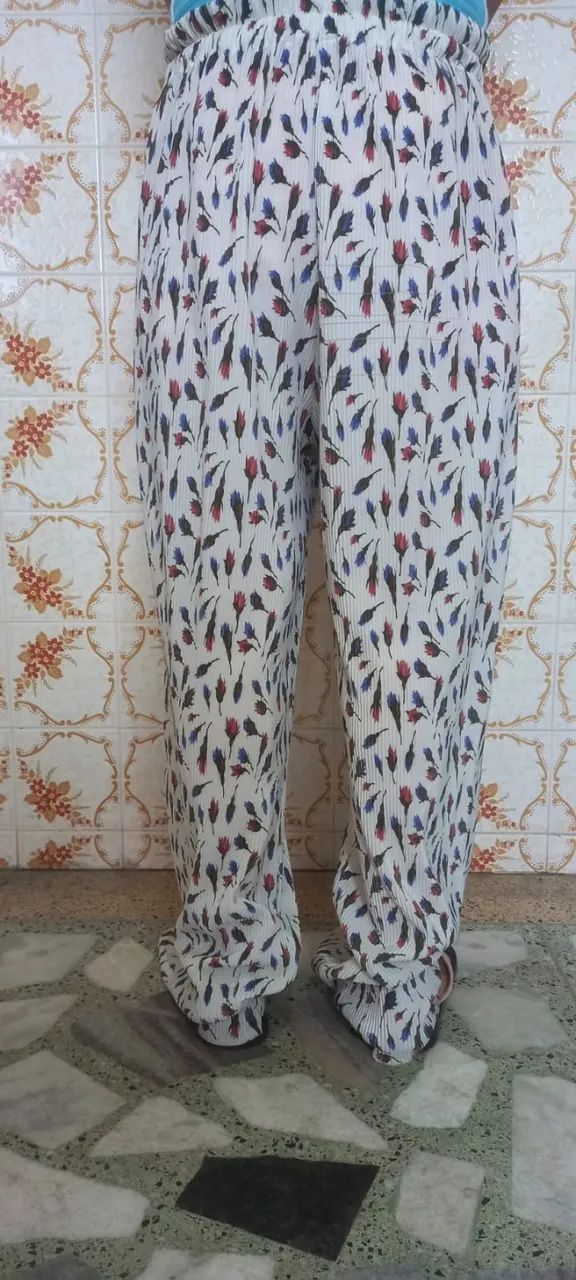 Calça comprida estampada - tamanho M - usada apenas 1 vez - Aceito oferta - Foto 5