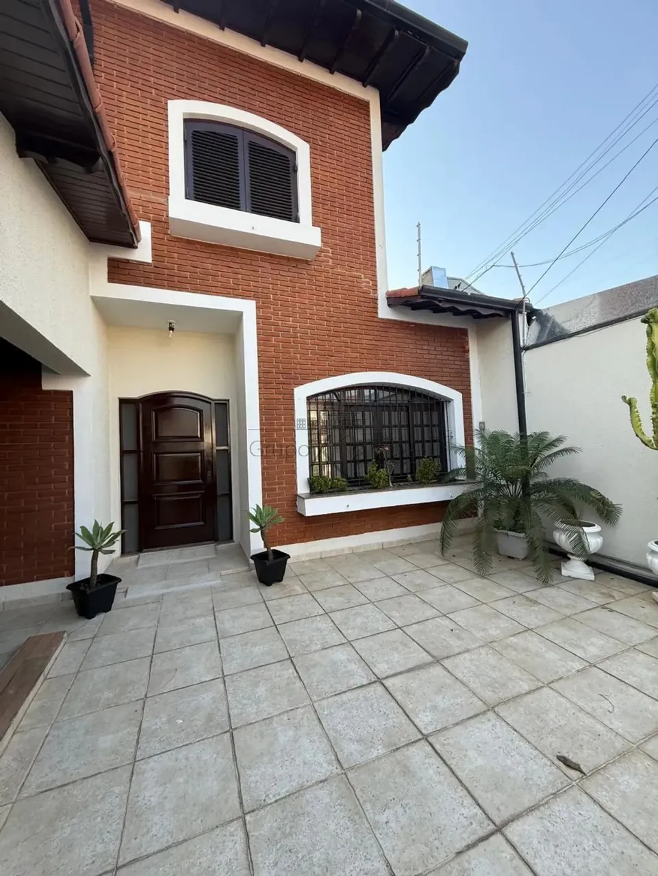 Oportunidade - Sala Comercial - Jardim Leonidia - Jacareí - 60m².