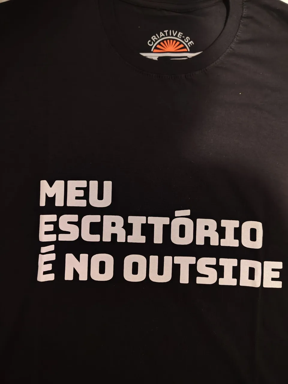 Camiseta Meu Escritório é No Outside (surf)