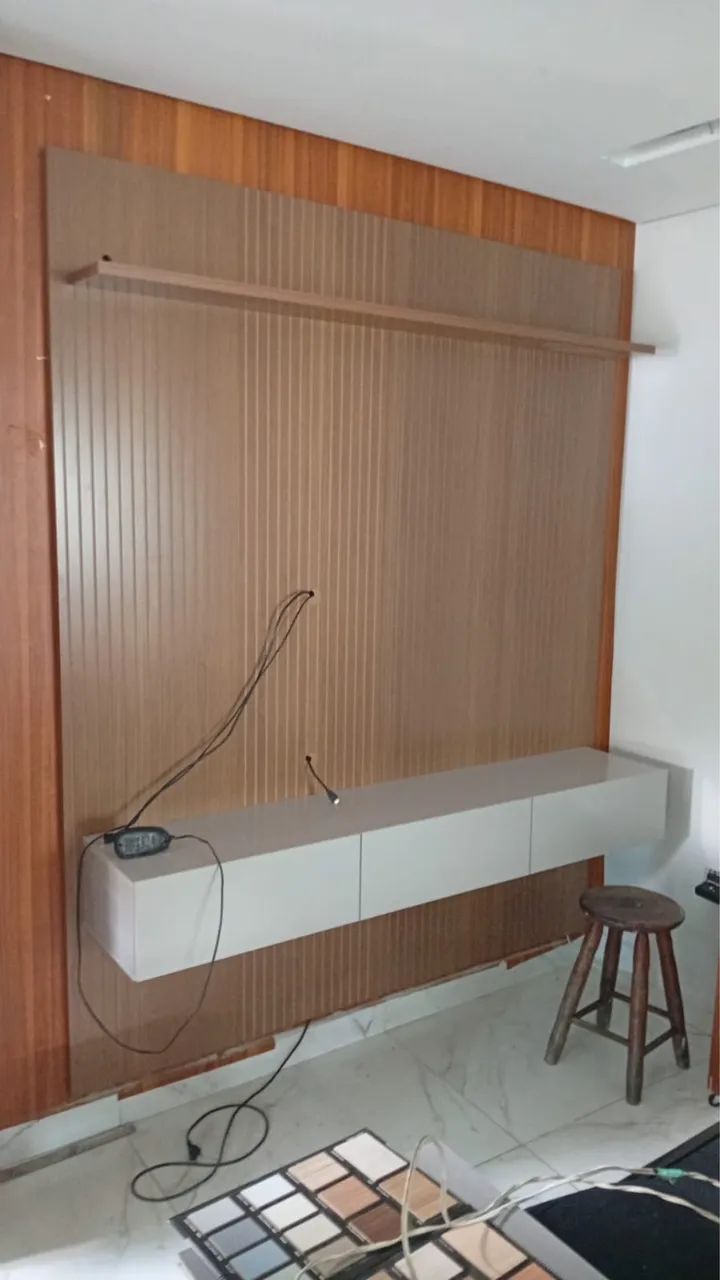 Painel frisado suspenso 