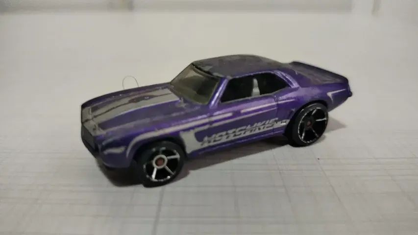 Miniatura' 69 Camaro Hot Wheels 1/64