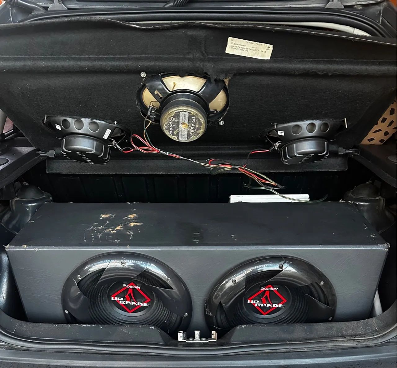 Caixa de Som Bomber 12 Polegadas