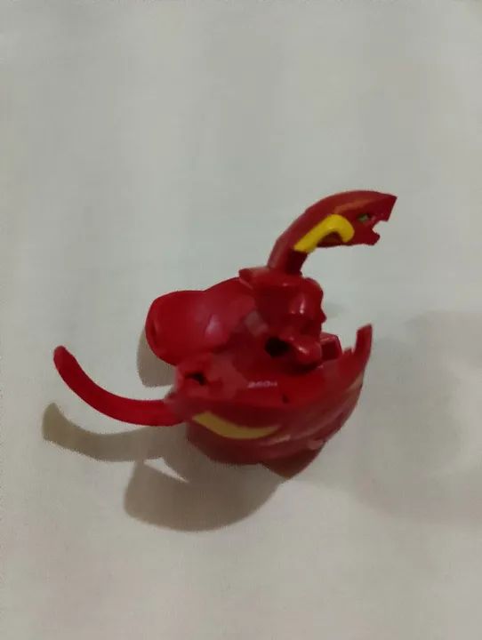 2 Bonecos Bakugan Battle red helix dragonoid e Gargonoid Ventus McDonalds - Foto 3