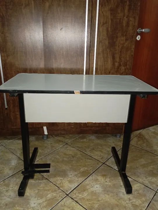 Mesa de estudos  - Foto 2