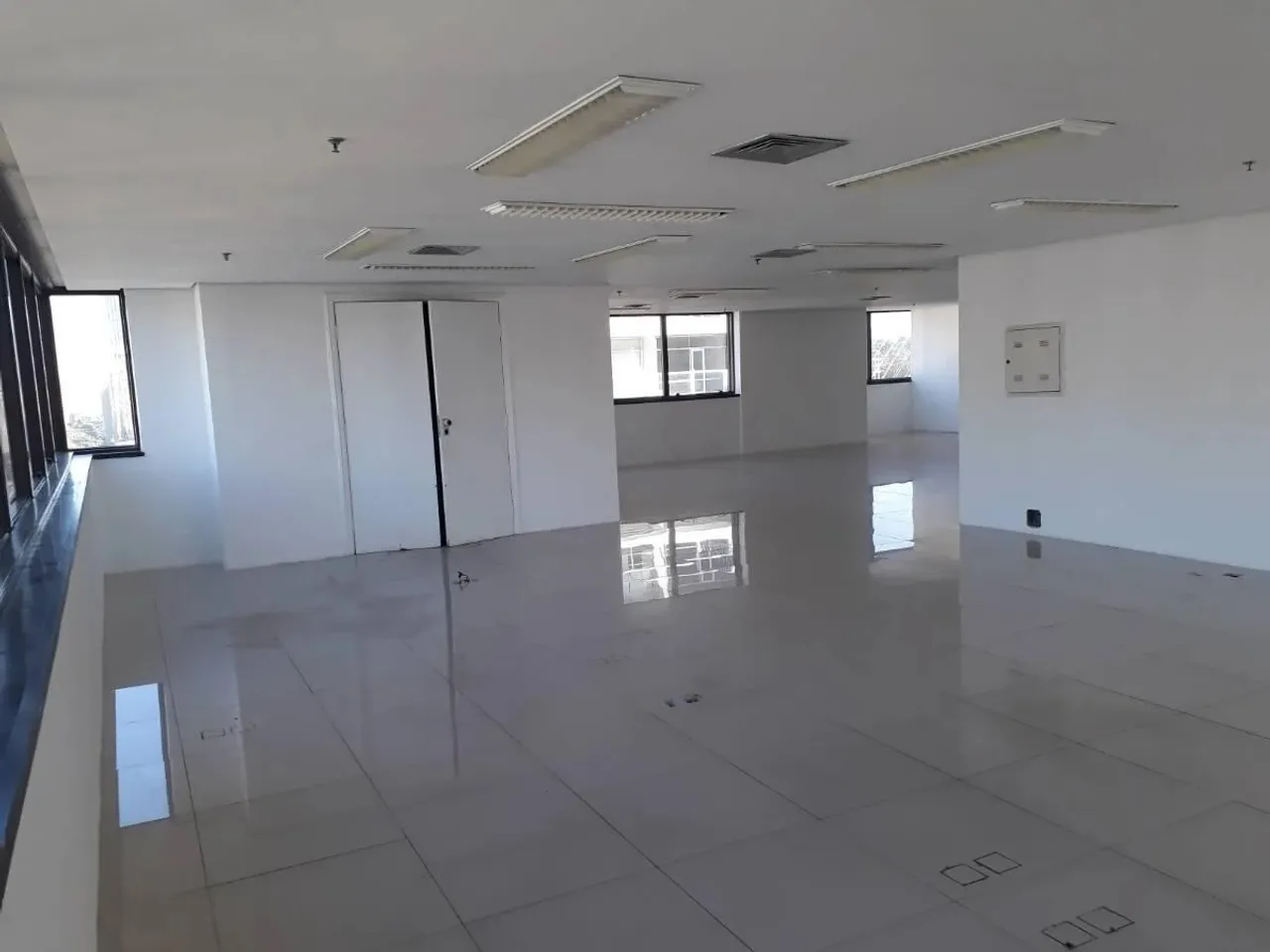 Sala Comercial na BERRINI 316 m² 4 banheiros 6 vagas para Alugar, por R$ 15.799/Mês