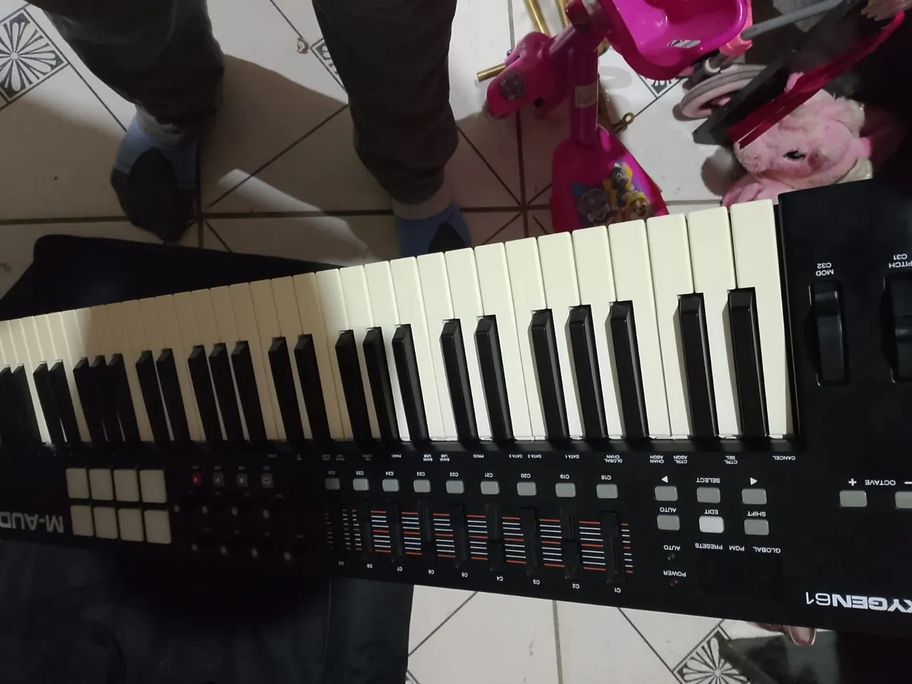 Teclado Controlador M-Audio Oxygen 61