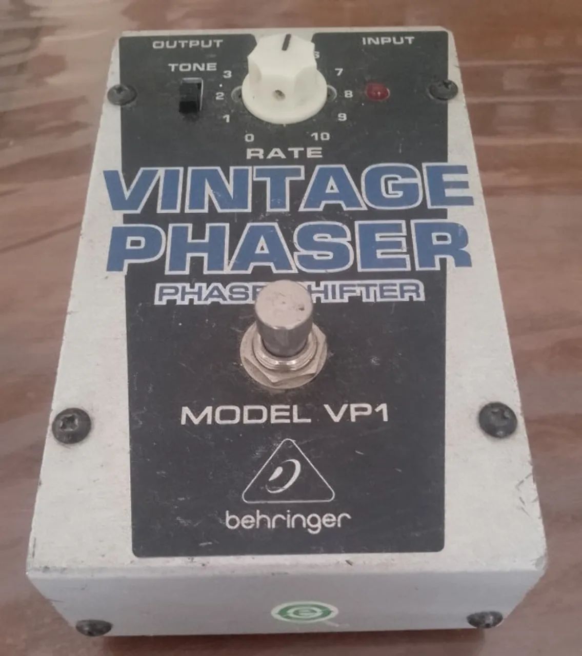 Behringer VP1 Vintage Phaser