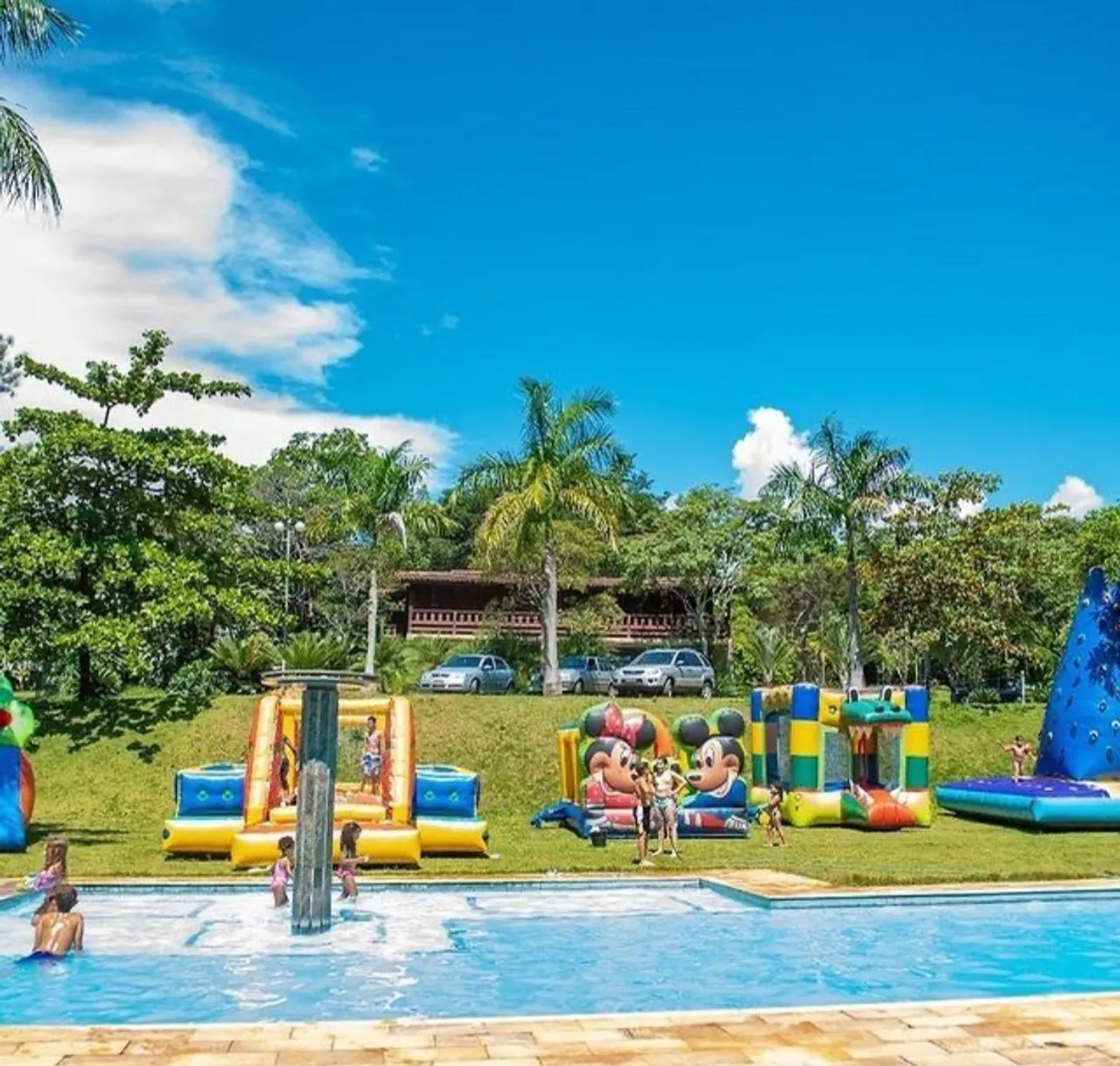 Sitio em condomínio fechado