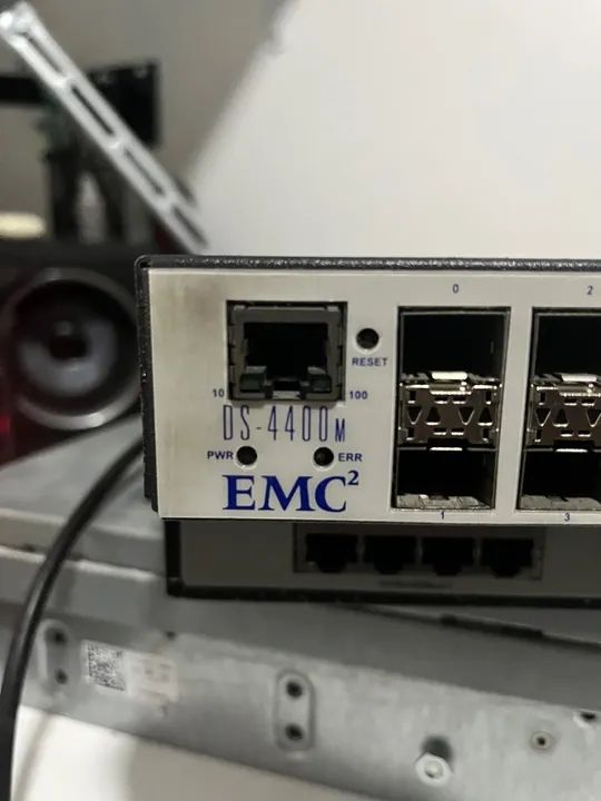 Switch de Rede EMC DS-4400M 16 portas