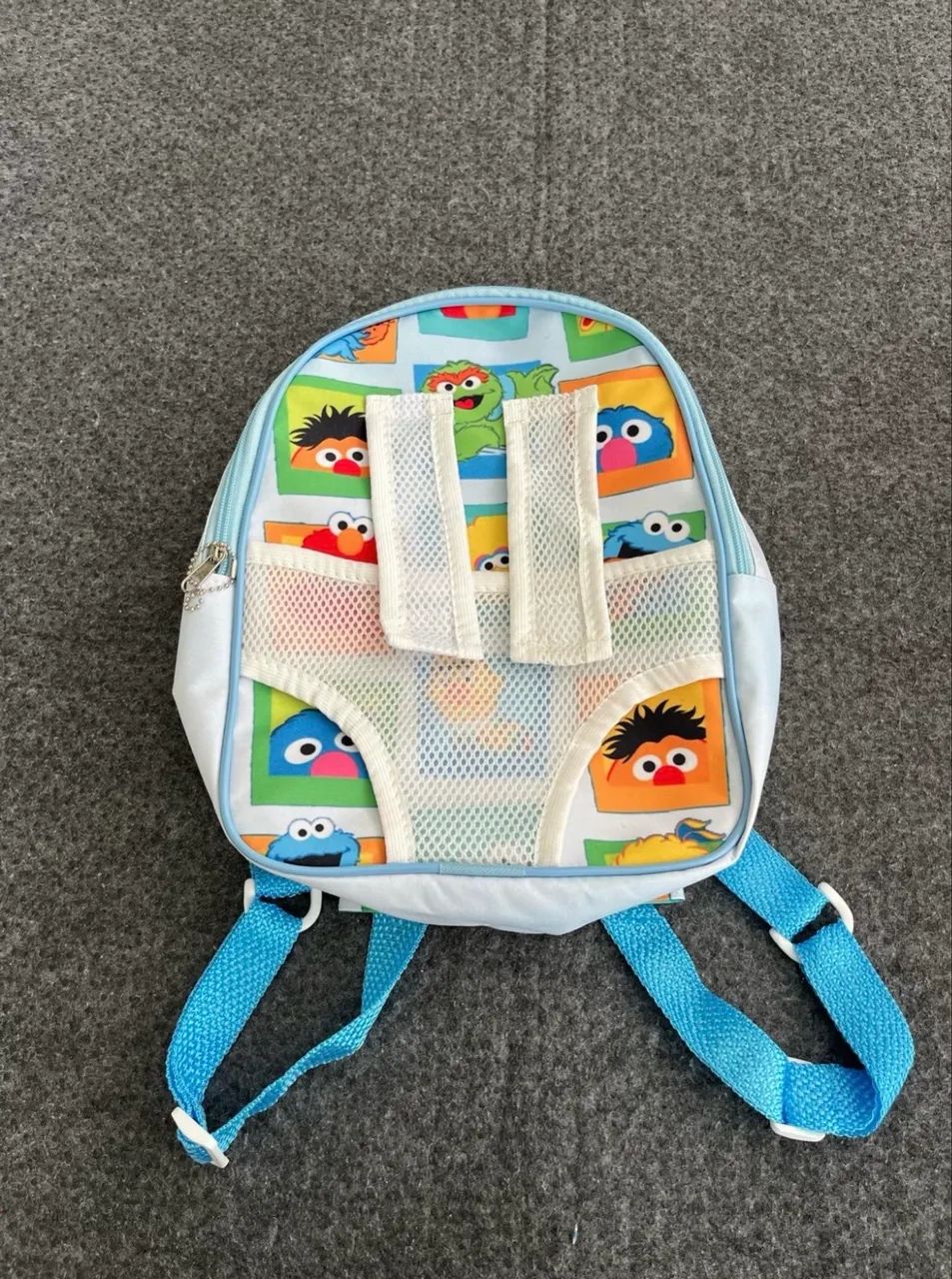 Mochila infantil vila sésamo 30cm nova.