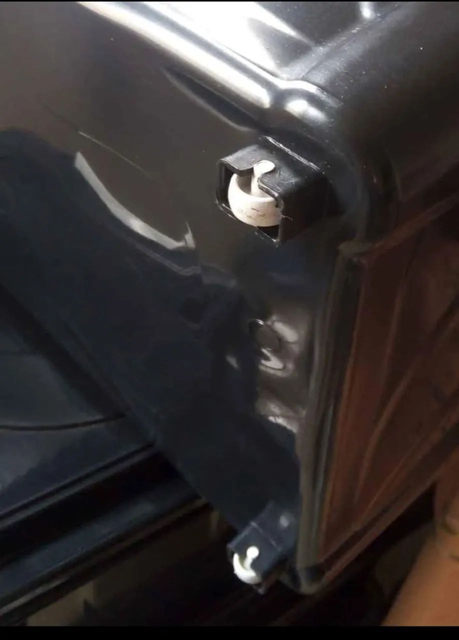  Caixa organizadora Multiuso 55 Litros Com Rodinhas e Trava - Foto 3