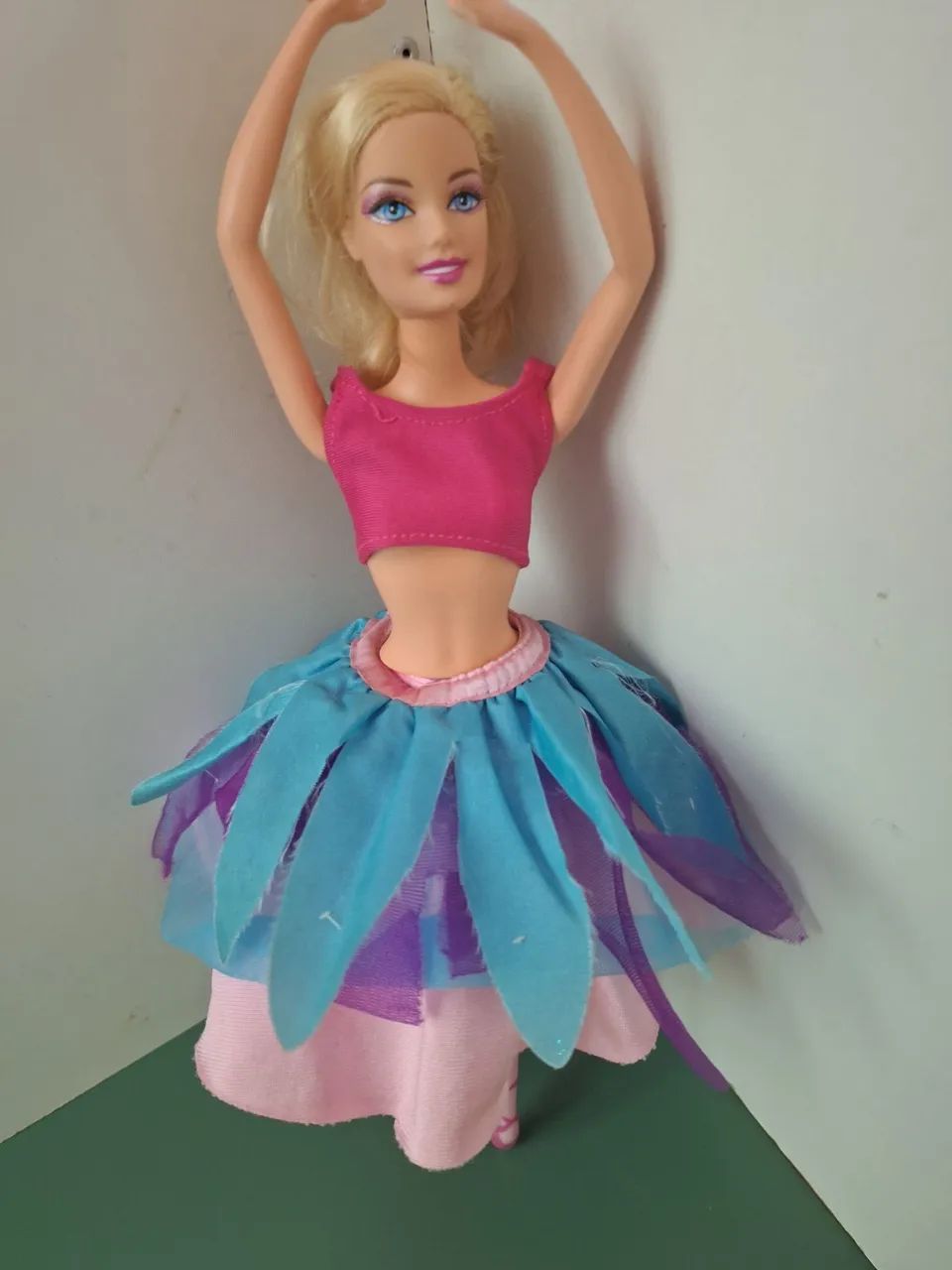Boneca barbie sapatilhas mágicas  - Foto 2
