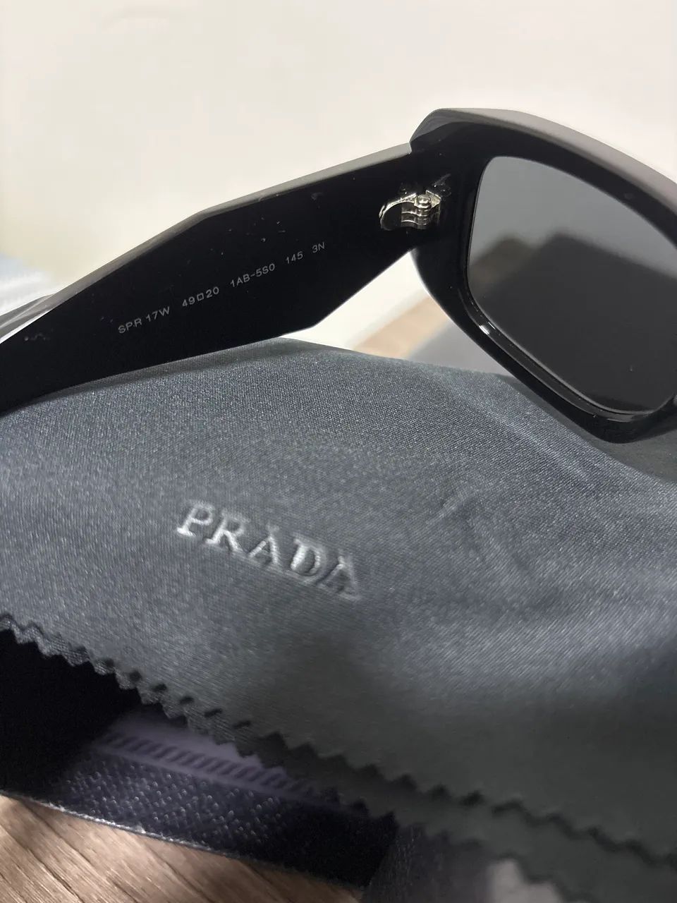Óculos Prada solar 17ws muito novo - Foto 5