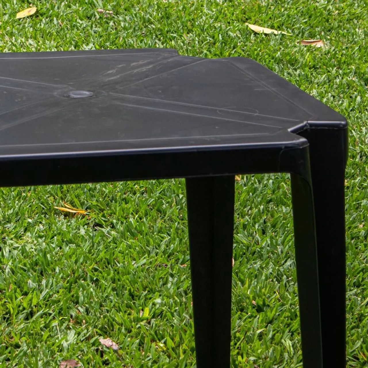 1 Mesa de plástico resistente preta - Foto 2