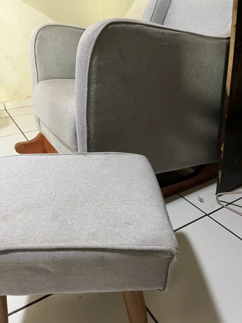 Poltrona de amamentar com apoio para os pés  - Foto 4