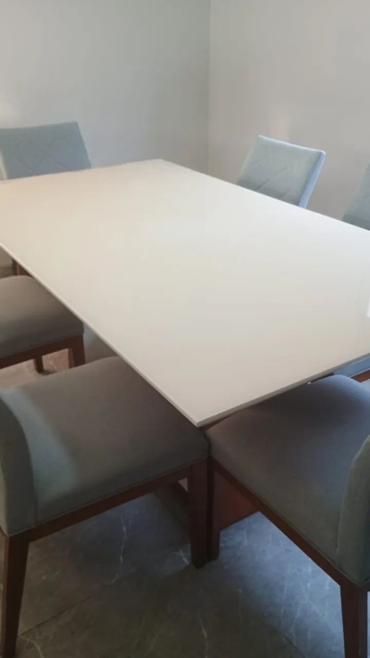 Mesa com 6 lugares 