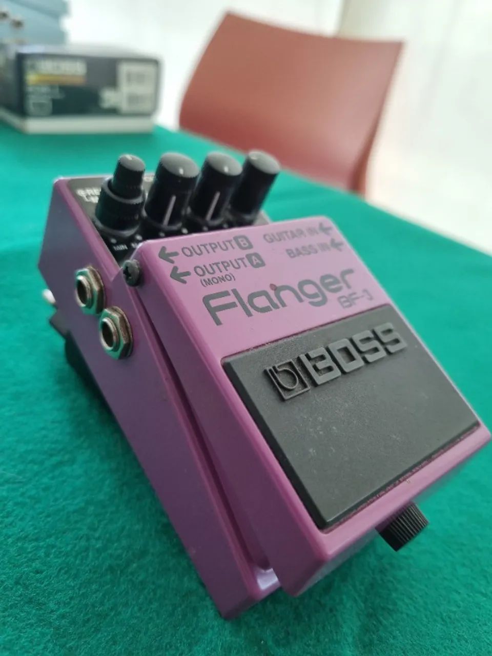 Boss Flanger BF-3. Ótimo, poucas marcas. Com caixa e catálogo. - Foto 2