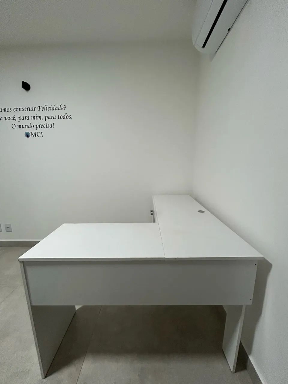 Mesa de estudo/ trabalho - Foto 2