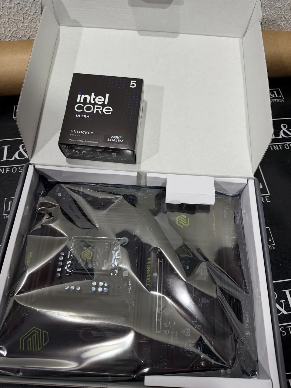 Placa mãe b860 tomahawk + ultra 5 235kf (novo) - Foto 5
