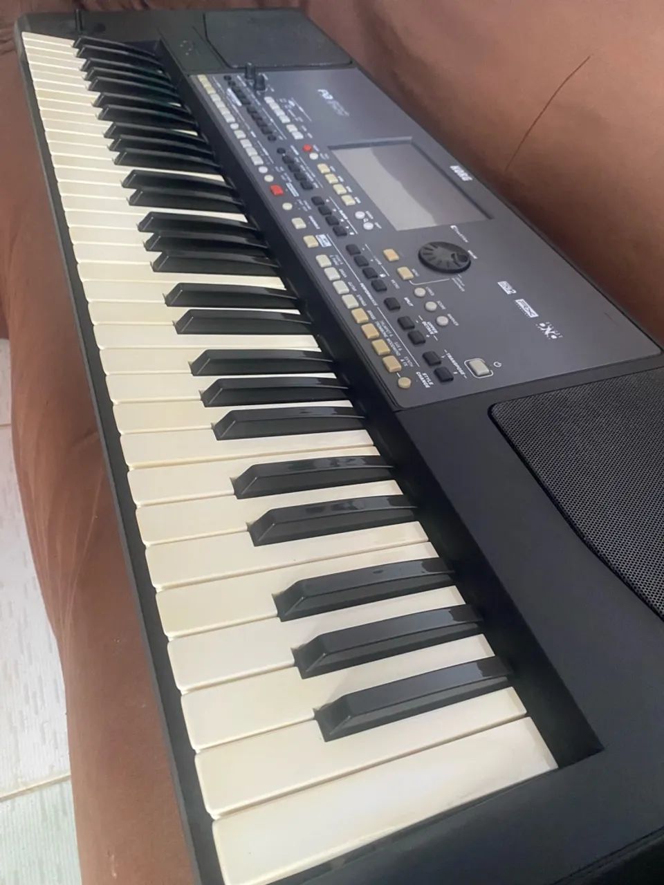 Teclado korg pa600 em perfeito estado - Foto 2