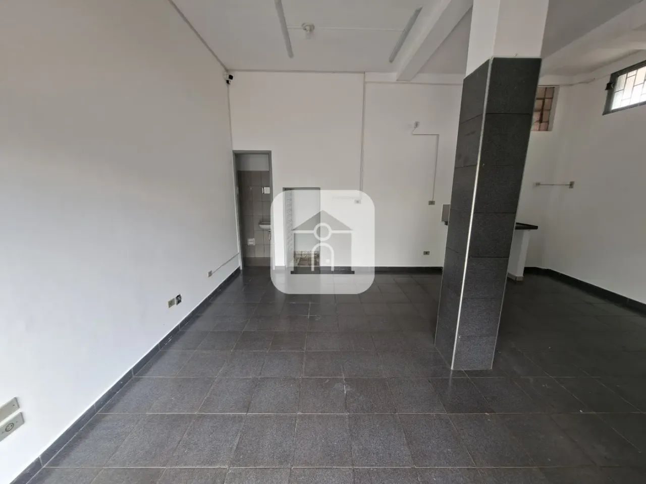 Cômodo comercial para locação no bairro Roosevelt - Foto 2