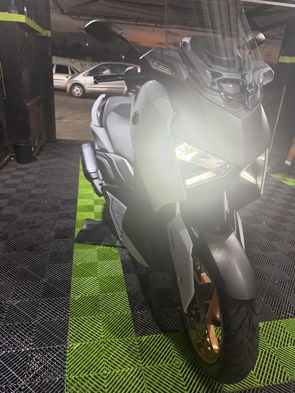 XMAX 300 