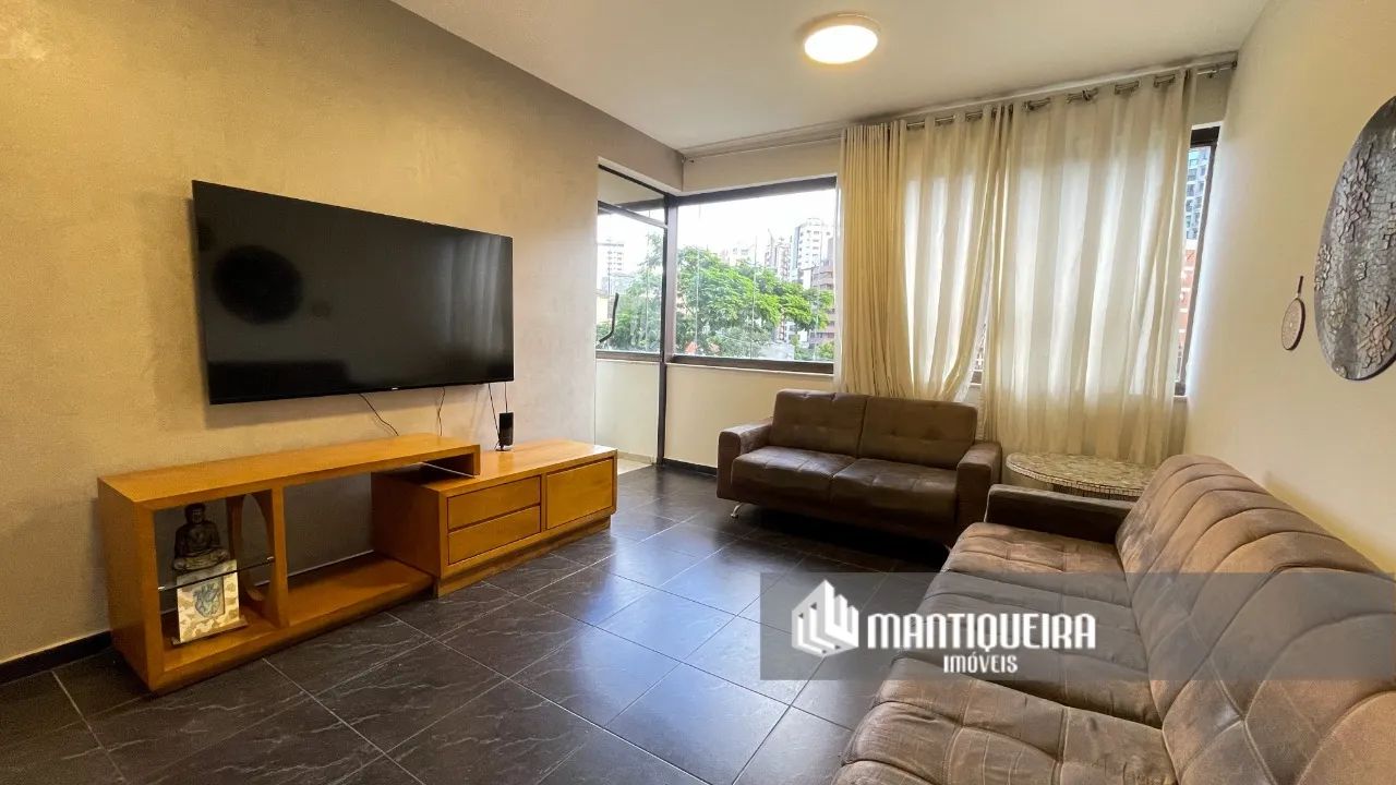 Apartamento 4 quartos reformado, amplo e com varanda - Foto 5