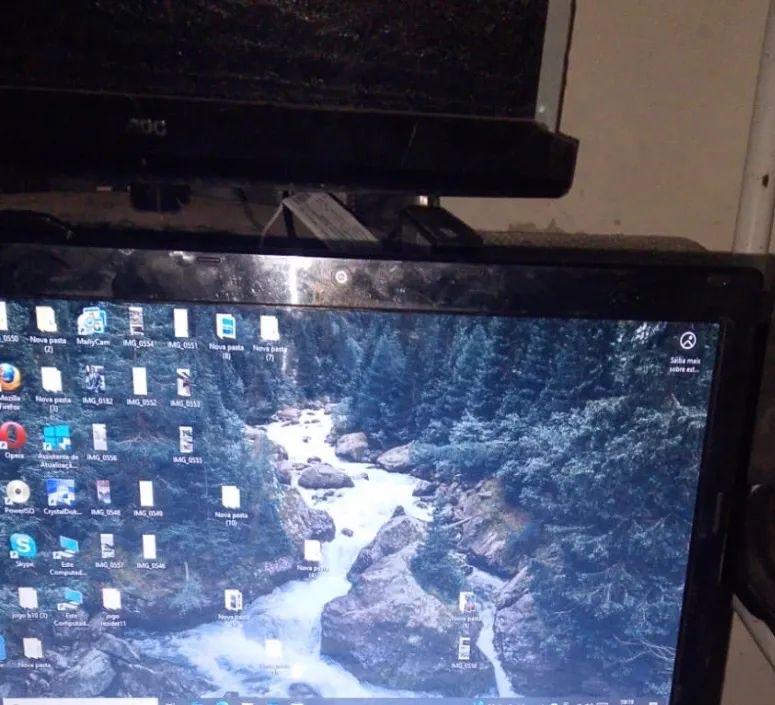 Notebook funcionando para conserto retirada de peça