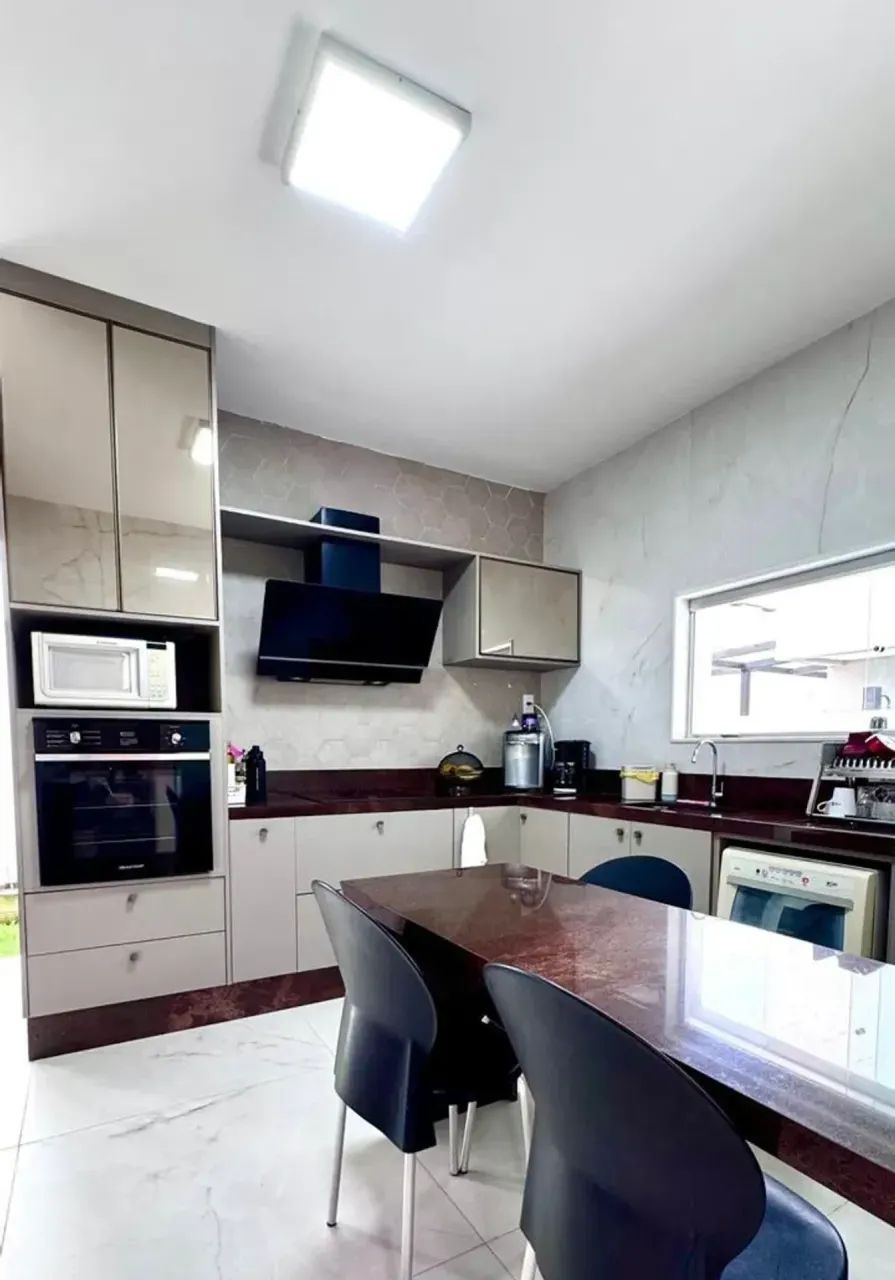 Ótima casa duplex com 280m², 4 suítes sendo 1 master com closet e hidro, varanda gourmet c - Foto 3